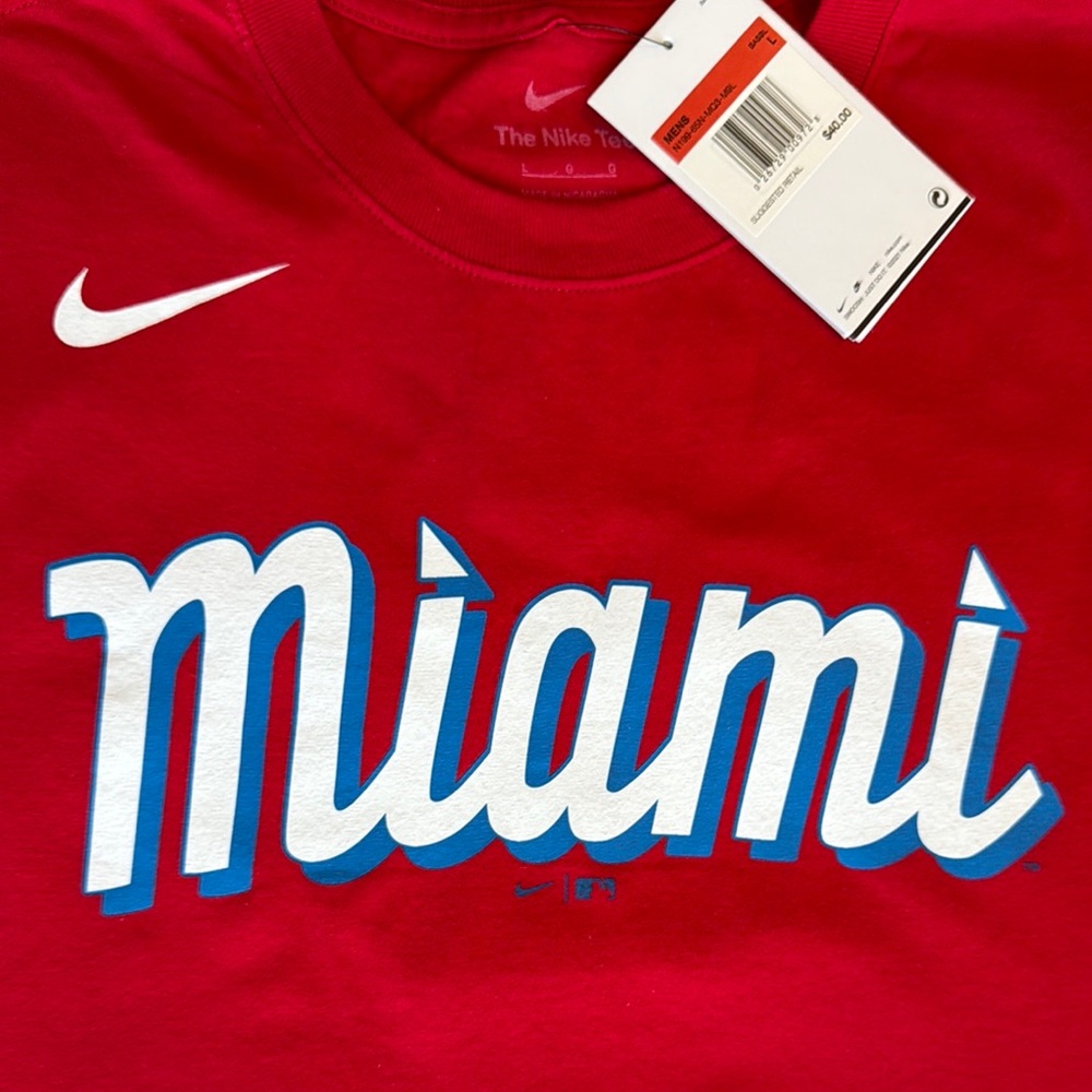Nike Red Miami T-Shirt Men’s L - Picture 3 of 4